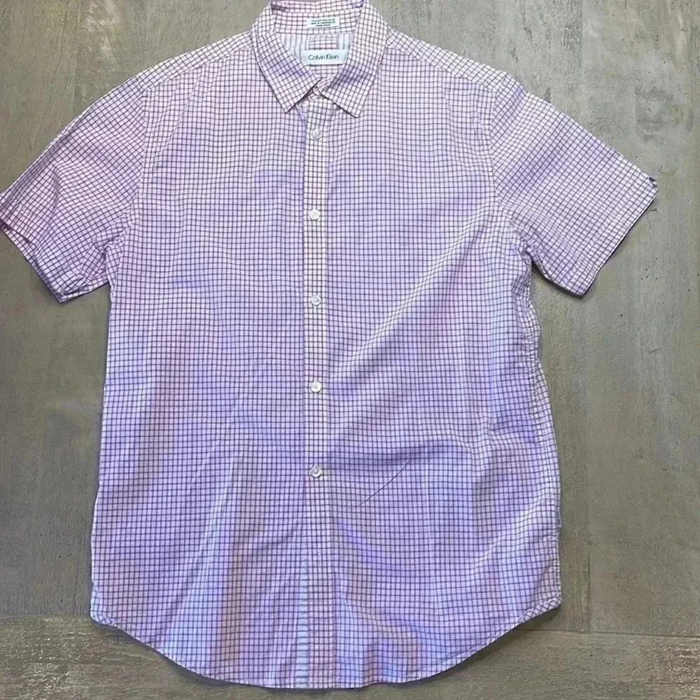 Calvin Klein short sleeved dress shirt, size Small, NWOT